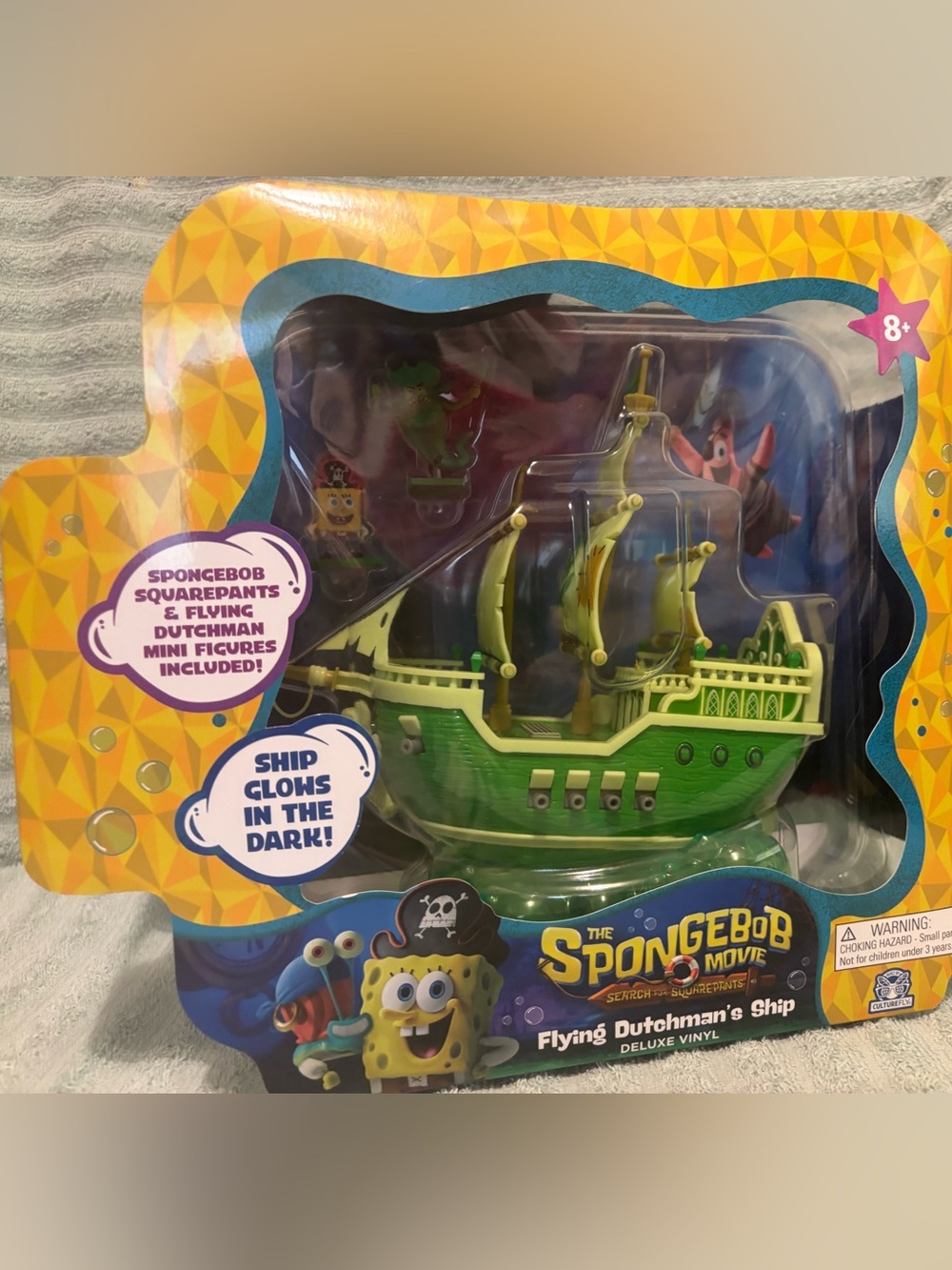 Flying Dutchman's Ship -  Deluxe Vinyl mini figures included glows in the dark.